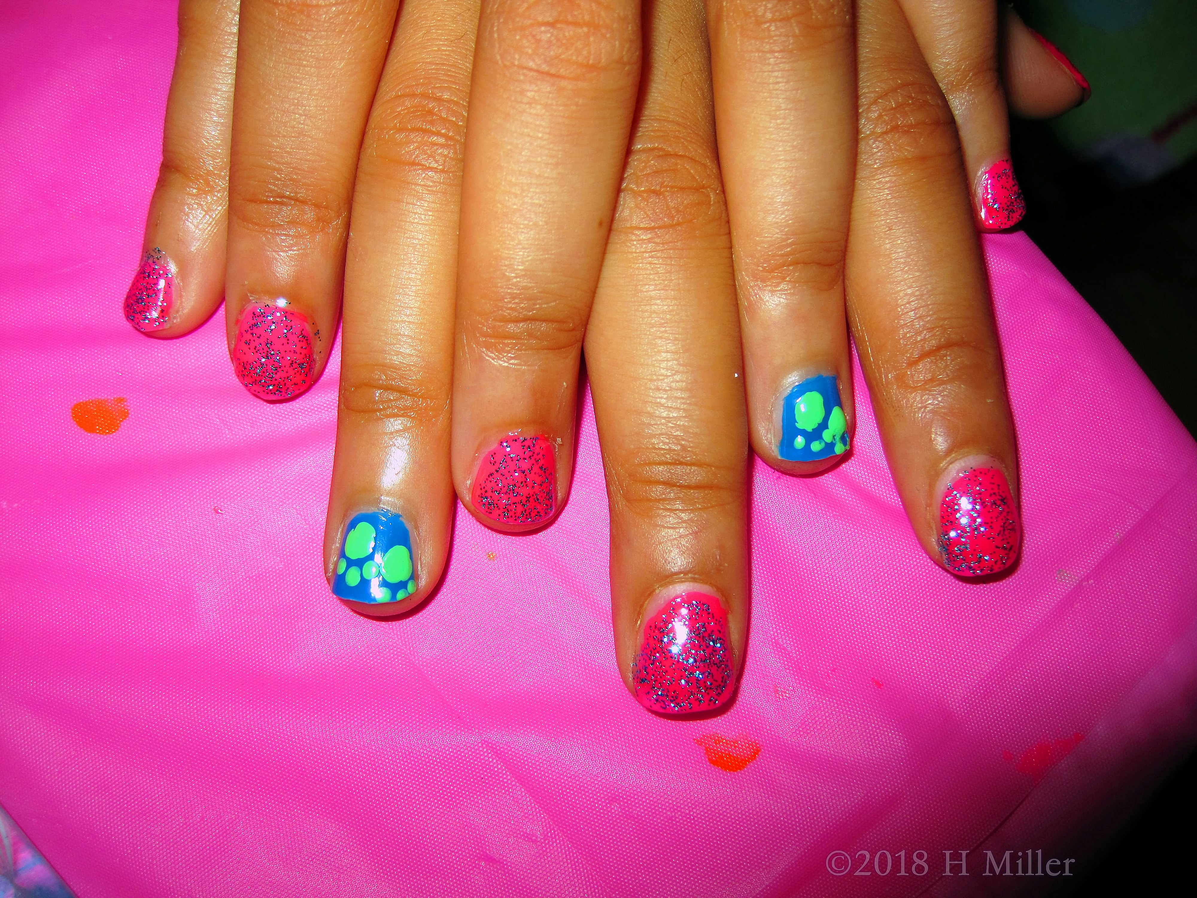 Pink And Purple Sparkly Plus Doggy Paws Nail Art For This Manicure 4 Pink And Purple Sparkly Plus Doggy Paws Nail Art For This Manicure 4