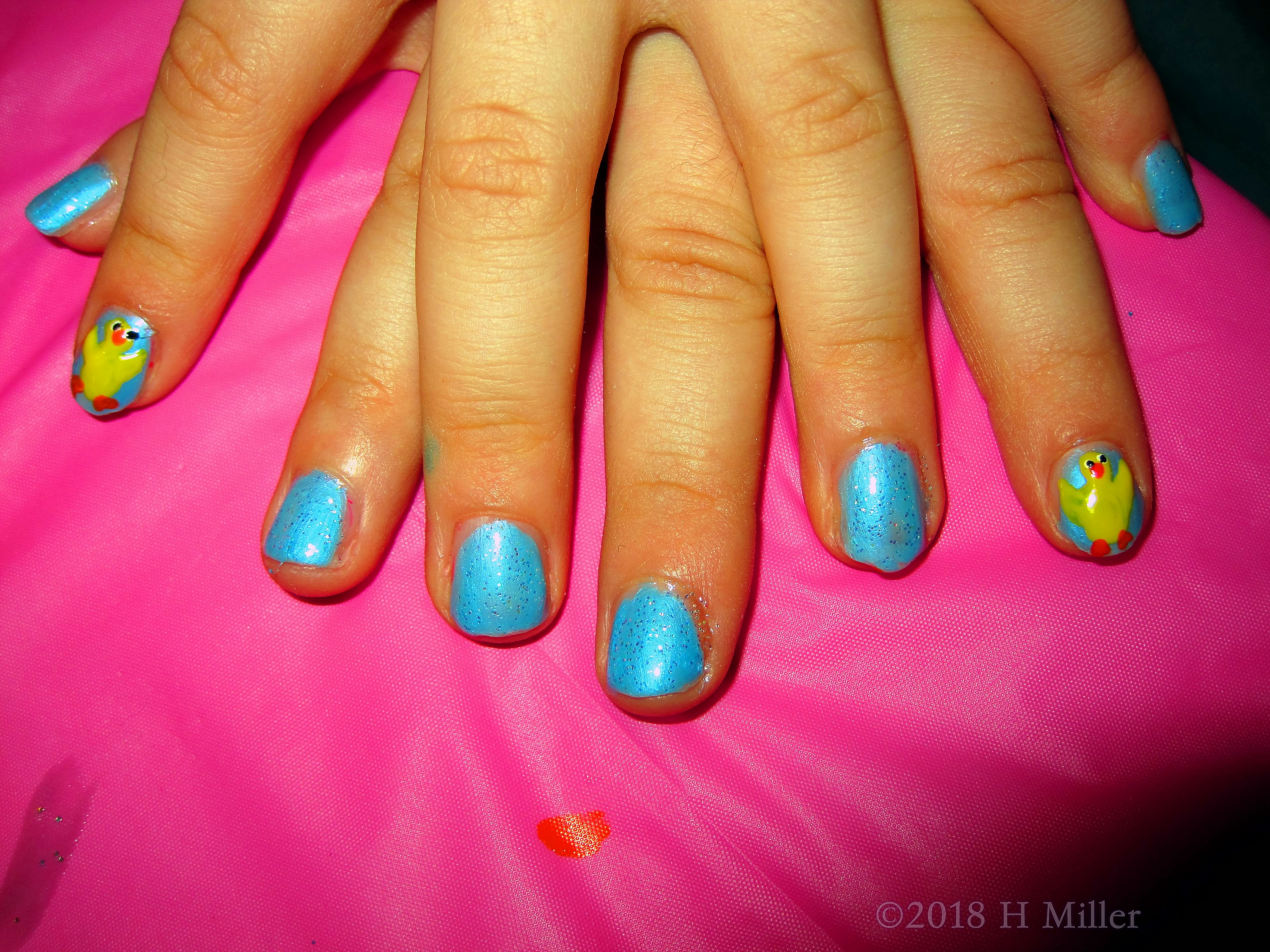 Sparkly And Ducky With Pretty Nail Art! 4