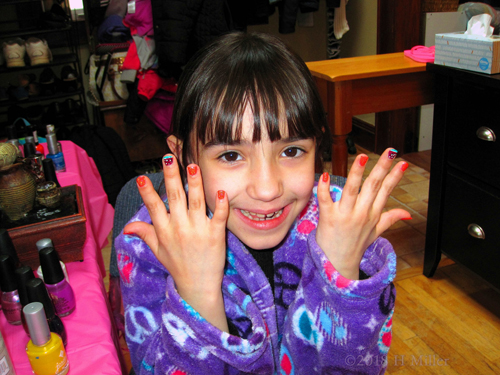 Big Smile With Beautiful Girls Manicure At The Kids Spa Party! 