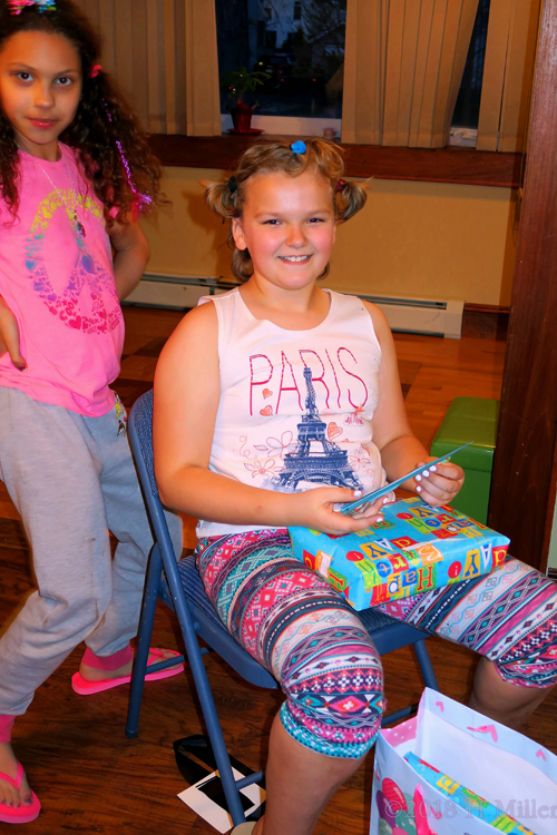 Birthday Girl Opens Presents!!! Birthday Girl Opens Presents!!!