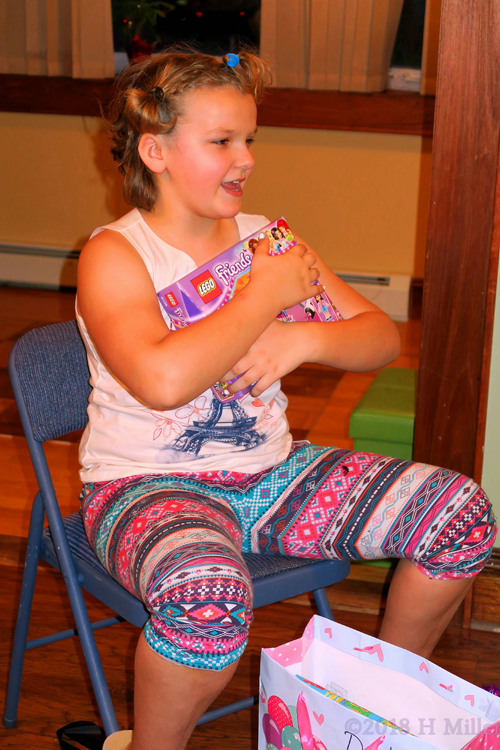 She Loves The Present! She Loves The Present!