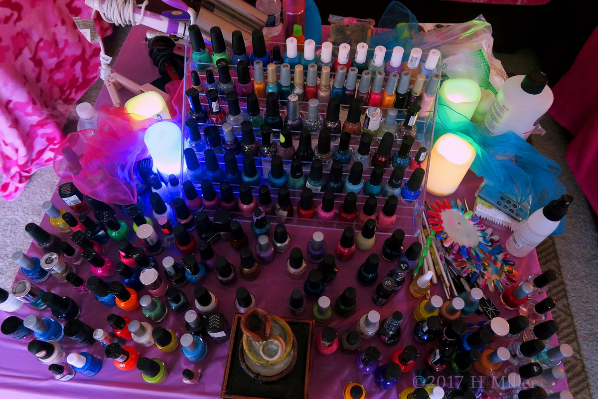 Nail Salon For Kids With A Huge Variety Of Colors To Choose From!