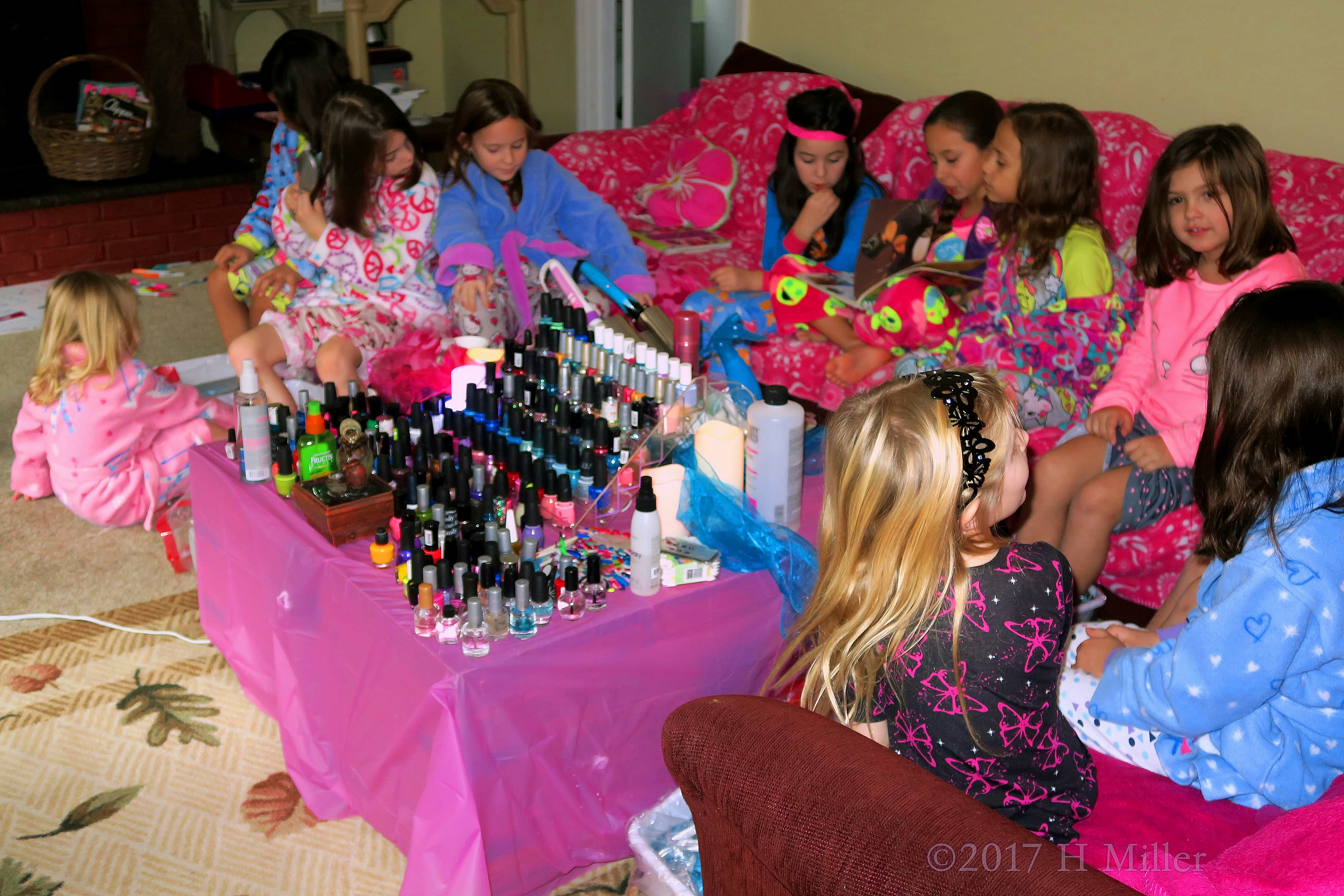 Hmm... It's Hard Picking The Perfect Girls Hairstyle Hmm... It's Hard Picking The Perfect Girls Hairstyle