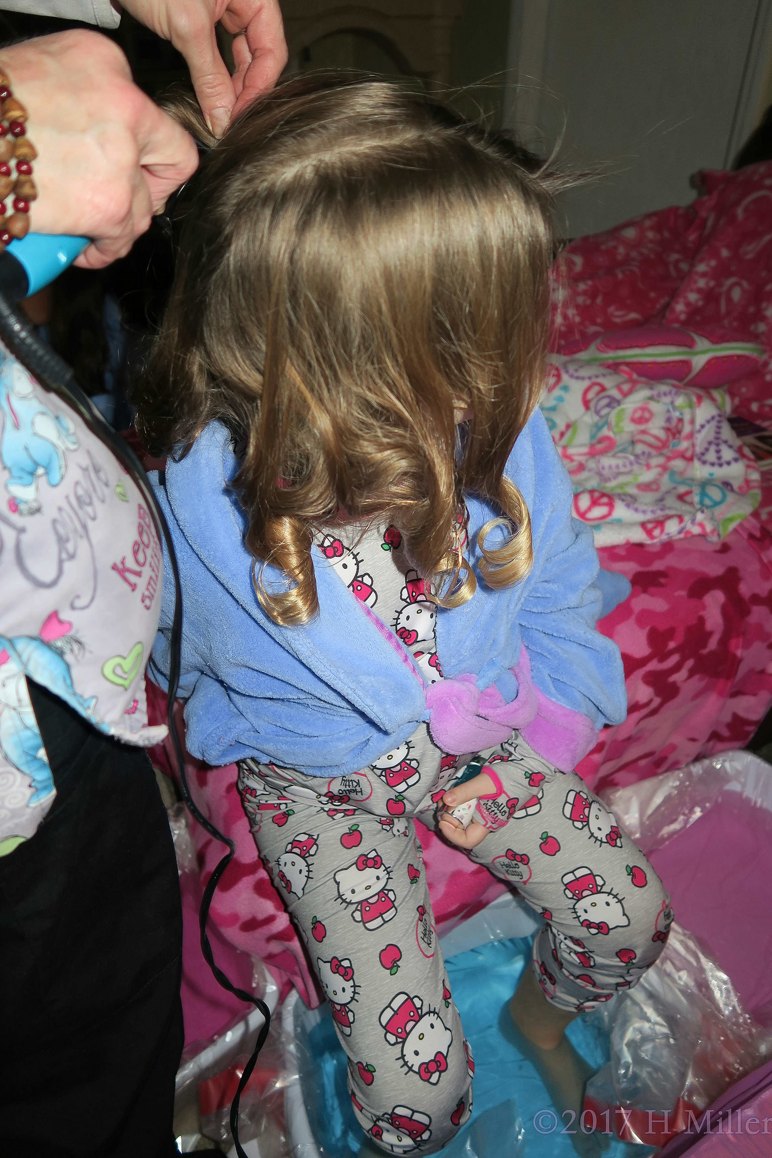 This Girls Hairstyle Is Complemented With Loose Curls 4 This Girls Hairstyle Is Complemented With Loose Curls 4