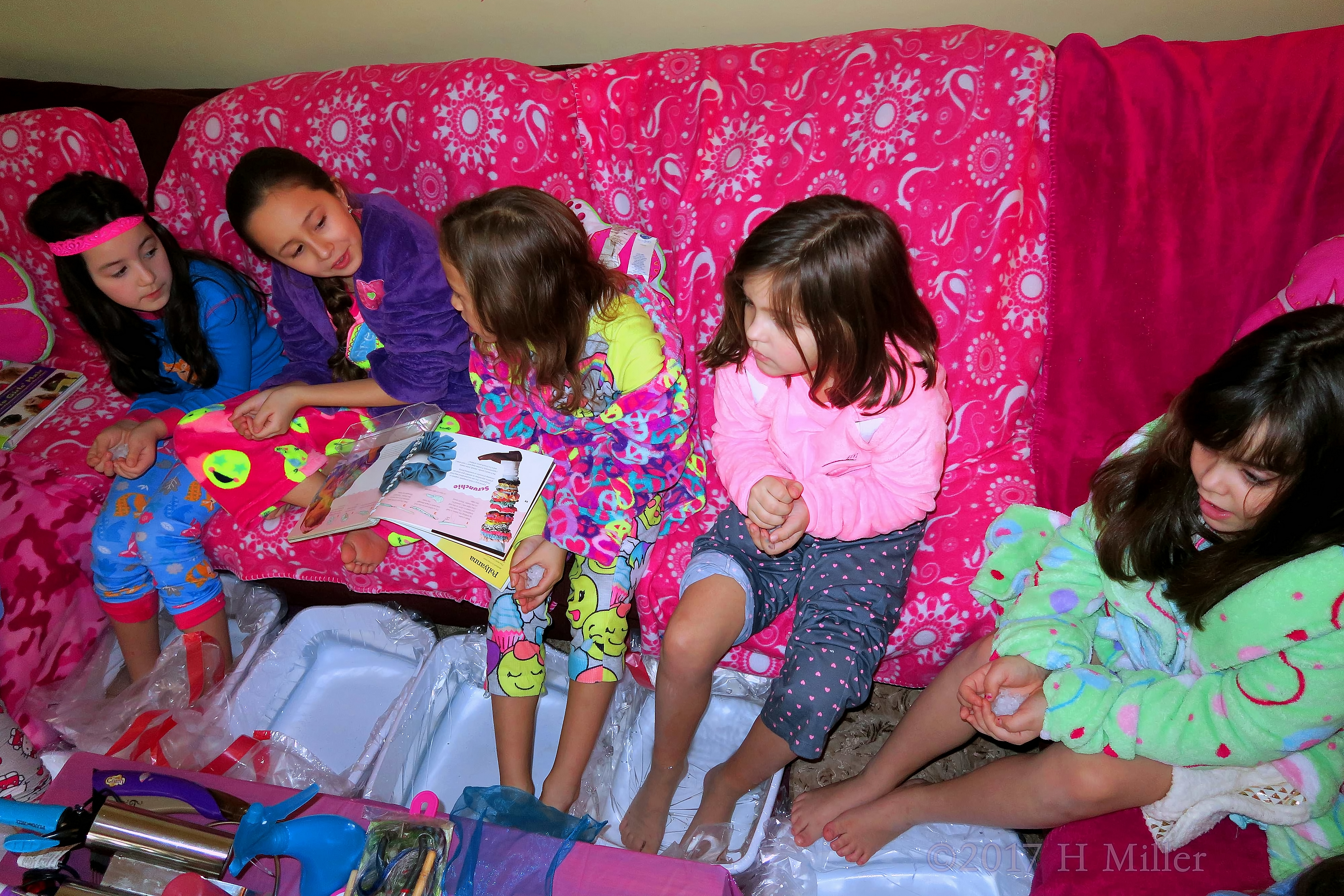 Wow! That Girls Pedicure Looks SO RELAXING!! Wow! That Girls Pedicure Looks SO RELAXING!!