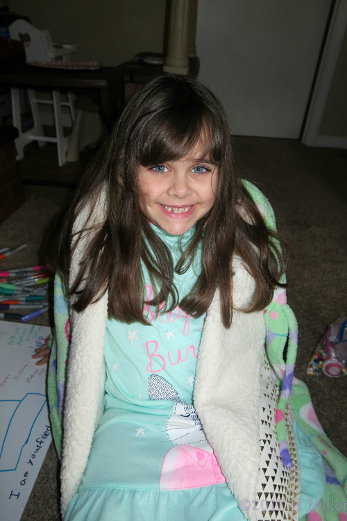 Classic Wavy Girls Hairdo Classic Wavy Girls Hairdo