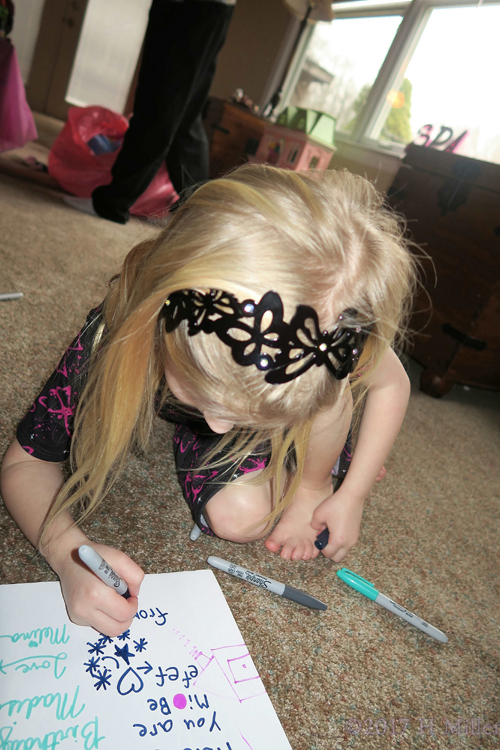 Leaving Heartfelt Messages For The Birthday Girl Leaving Heartfelt Messages For The Birthday Girl