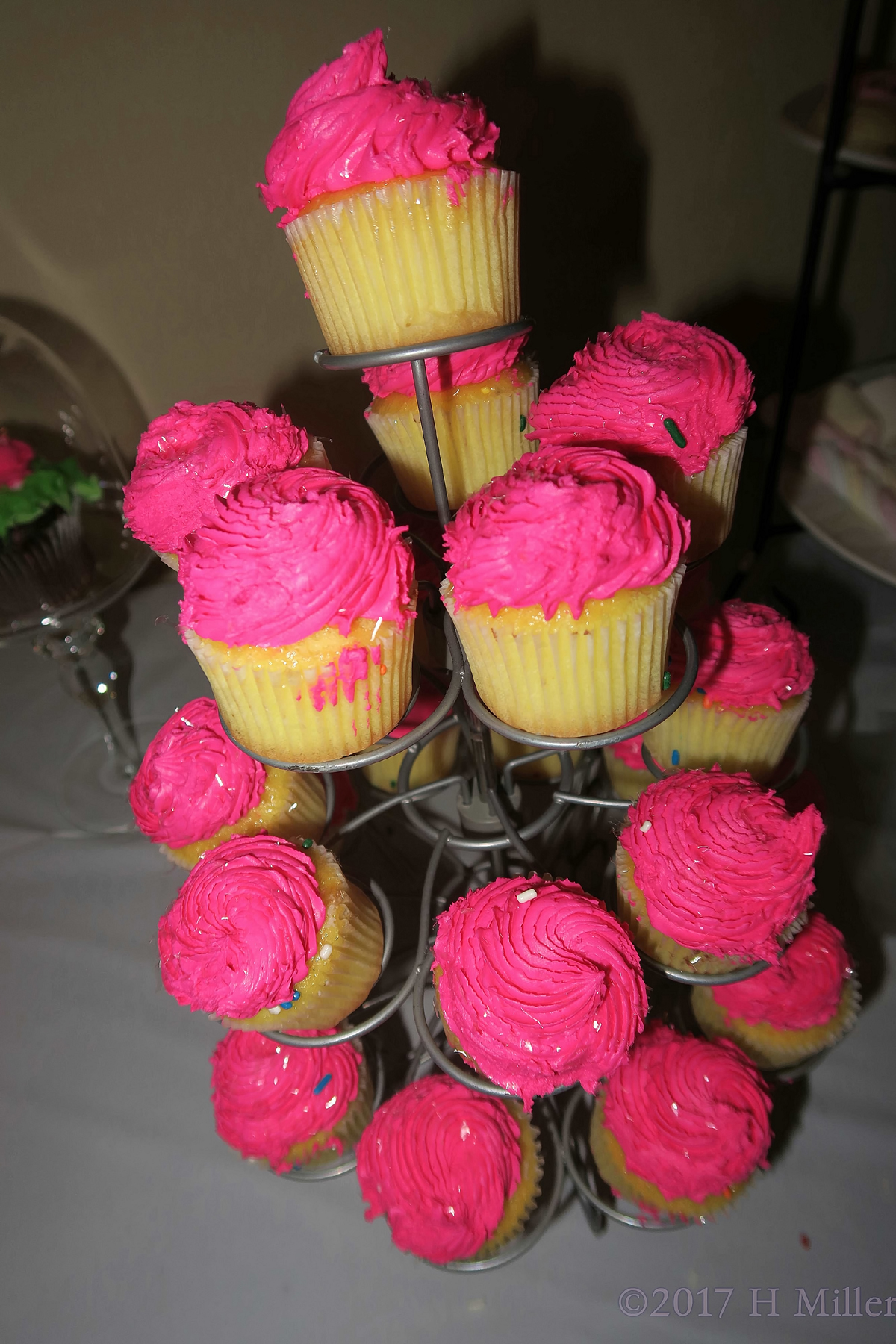 Delicious And Sweet Frosted Cupcakes For The Spa Party! 1