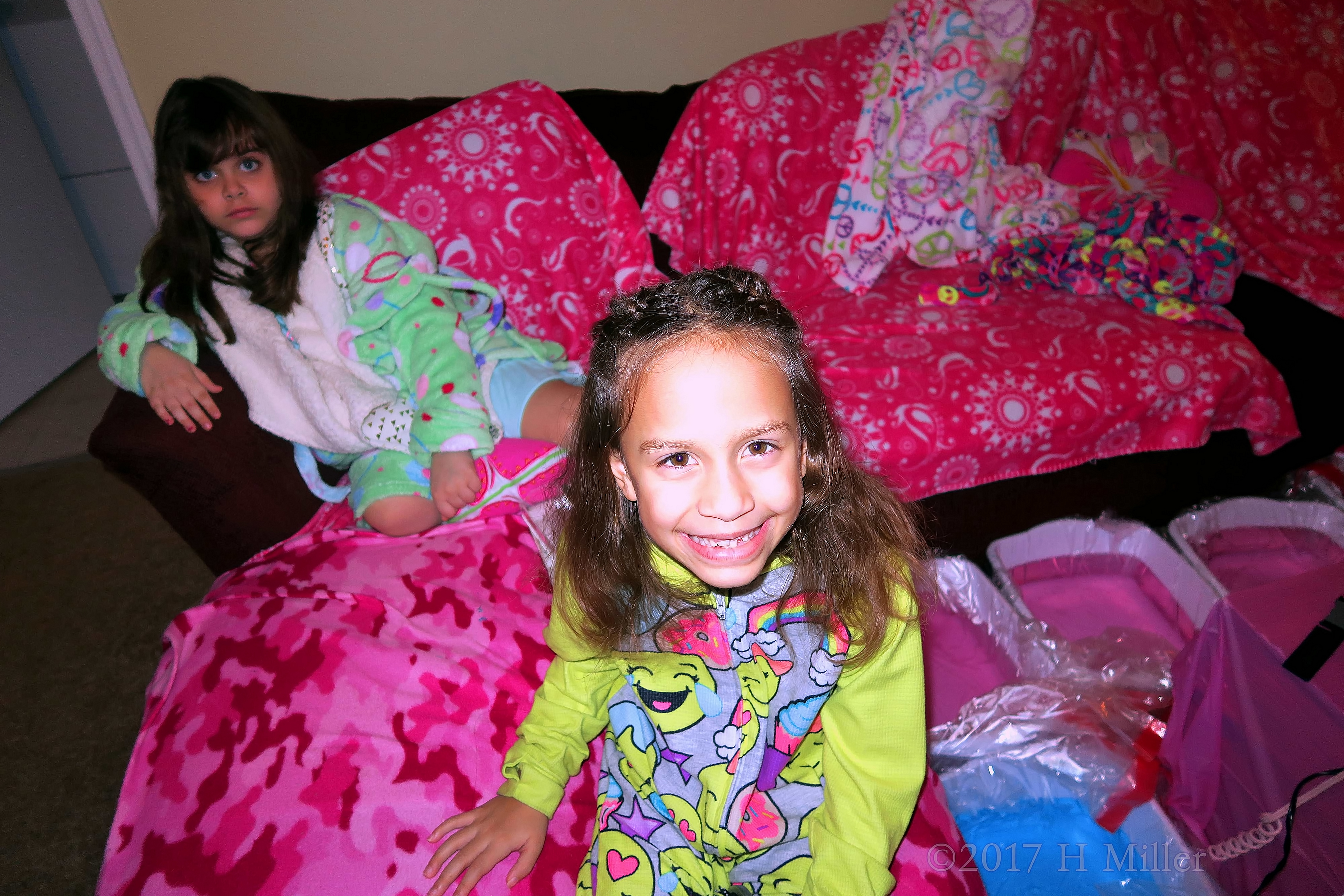 Hair Braided Into A Heart Shaped Braid Girls Hairstyle! Hair Braided Into A Heart Shaped Braid Girls Hairstyle!