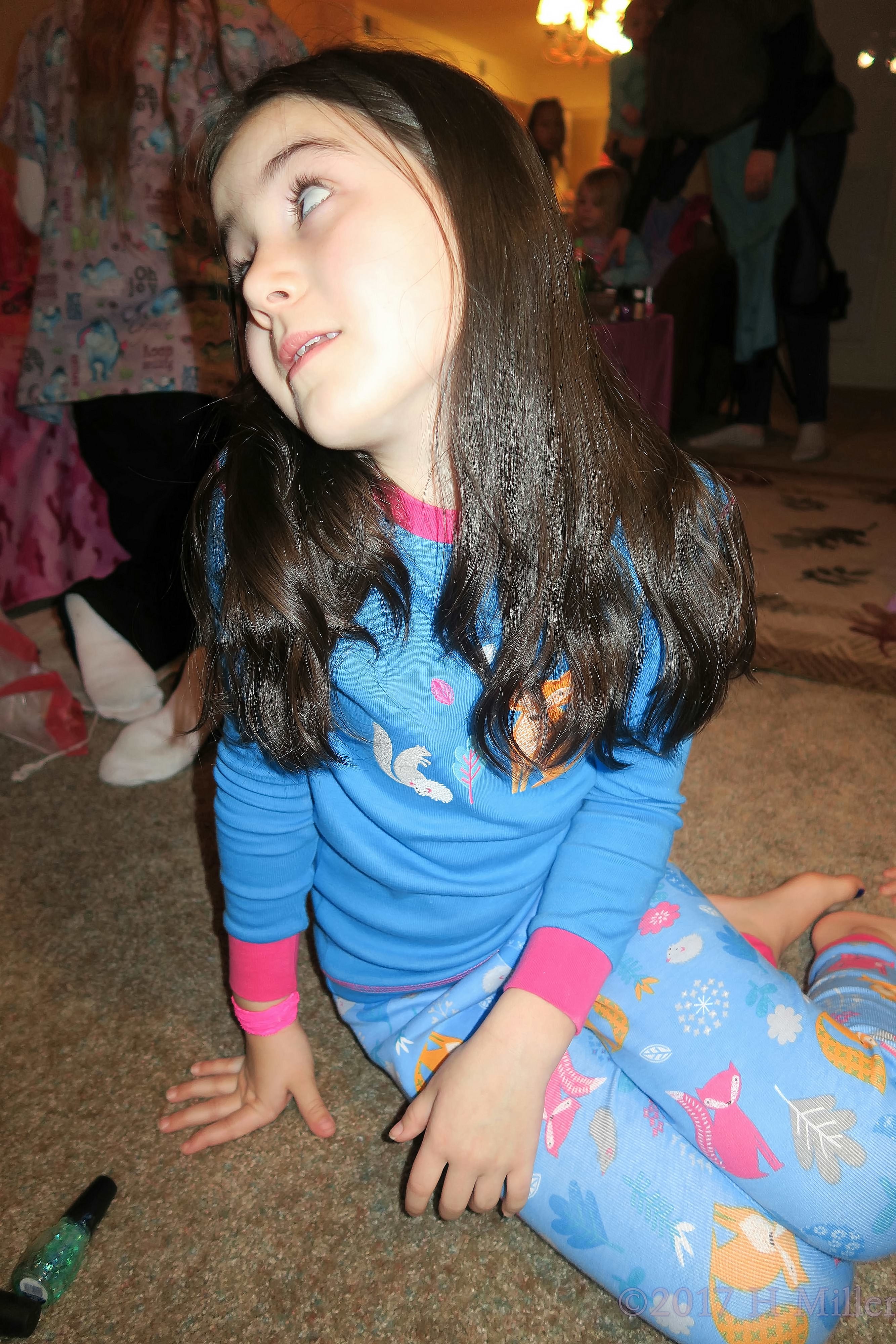 One Side Loosely Curled Girls Hairstyle! One Side Loosely Curled Girls Hairstyle!