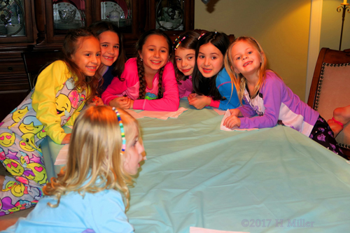 Everyone Gathers Together For A Great Group Spa Party Picture! Everyone Gathers Together For A Great Group Spa Party Picture!