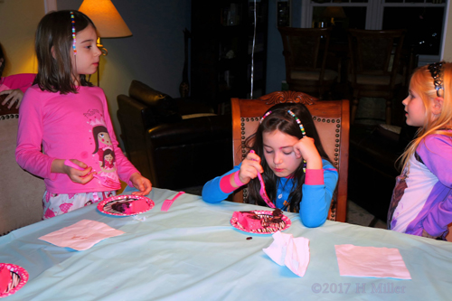 Friends Eating Cake Together At The Birthday Party For Girls! Friends Eating Cake Together At The Birthday Party For Girls!