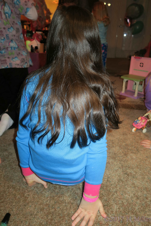 Loose Curls For This Girls Hairstyle. Loose Curls For This Girls Hairstyle.