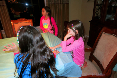 The Girls Are Chatting Together At The Spa. The Girls Are Chatting Together At The Spa.