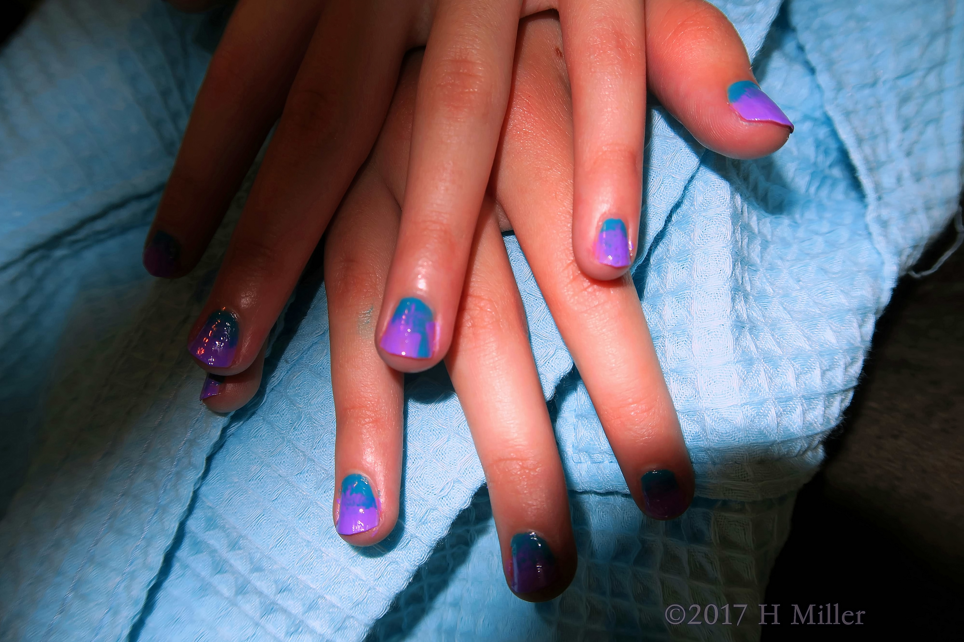 Colour Fusion Ombre Nail Art In Pink And Purple. 