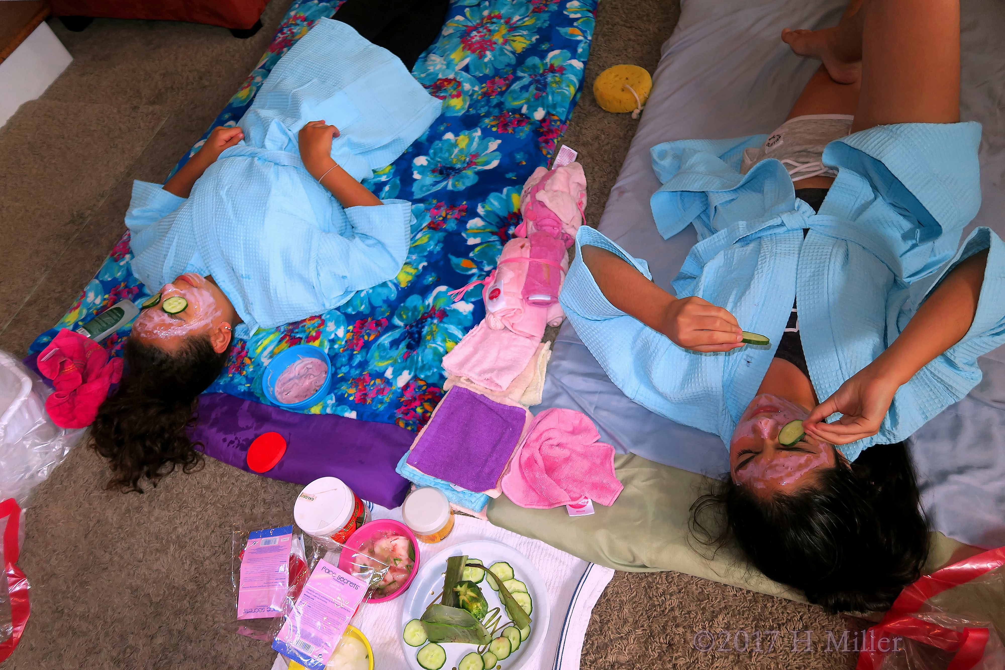 Kids Facial Session In Progress, It's Fun. Kids Facial Session In Progress, It's Fun.