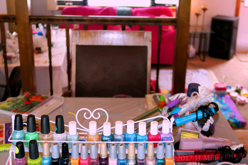 Nail Polish, Hair Straightener, Curling Iron! All Set For Girls Hairstyles! Nail Polish, Hair Straightener, Curling Iron! All Set For Girls Hairstyles!