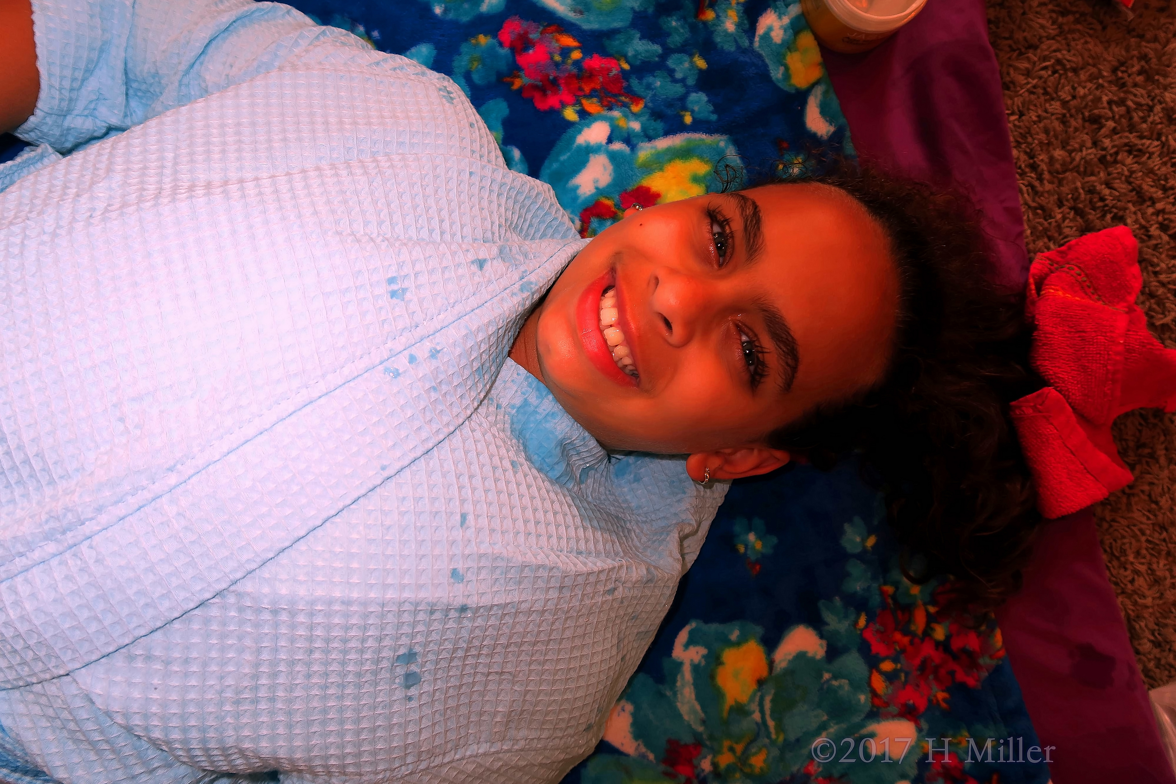 She Feel Refreshed After Her Kids Facial! She Feel Refreshed After Her Kids Facial!