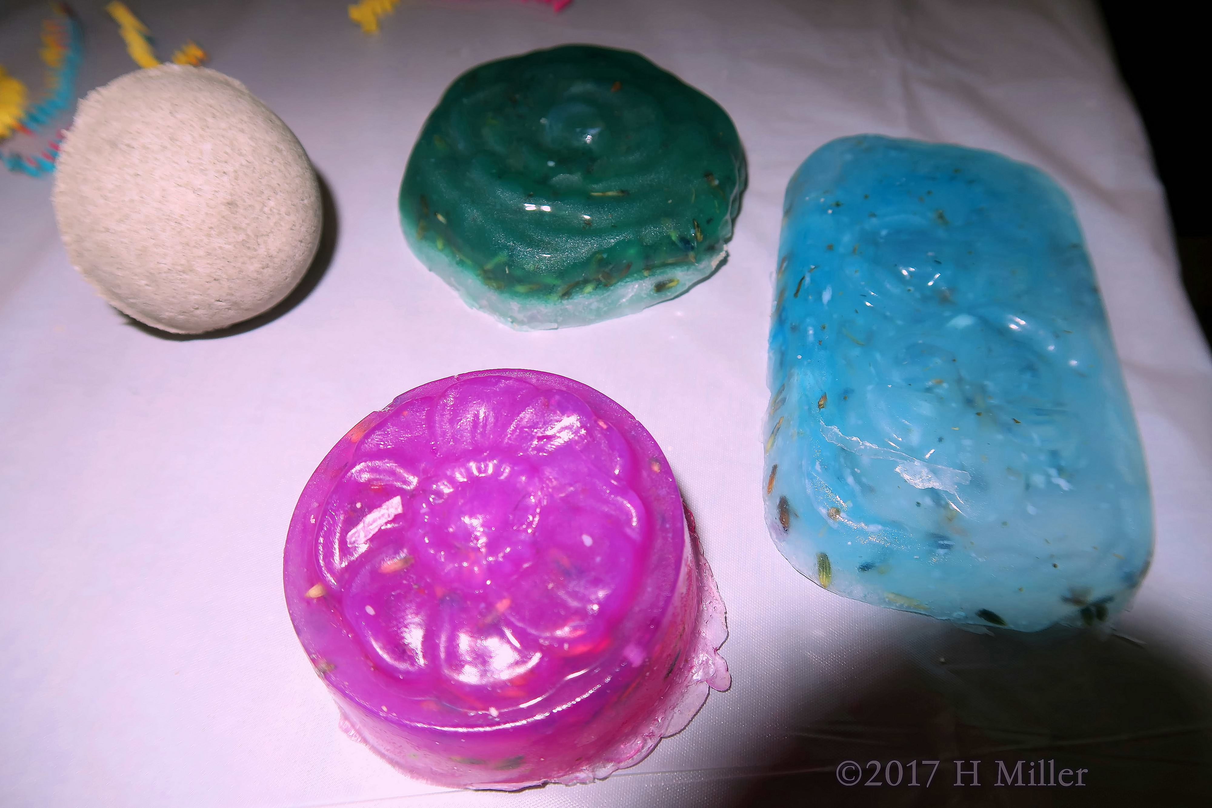 What Awesome And Colorful Soap Crafts With Flowers And Scents For The Spa Party For Girls 