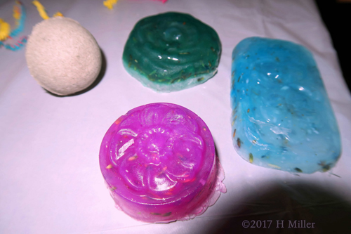 Various Soap Designs With Flower Petals And Lovely Colors!