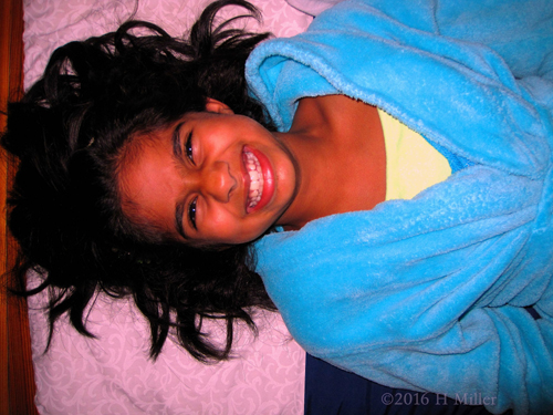 Giggling In The Facials And Massage Area Giggling In The Facials And Massage Area