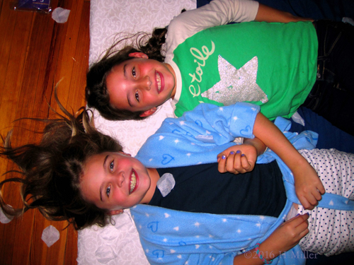 Best Friends Ready For Facials And Massage Best Friends Ready For Facials And Massage