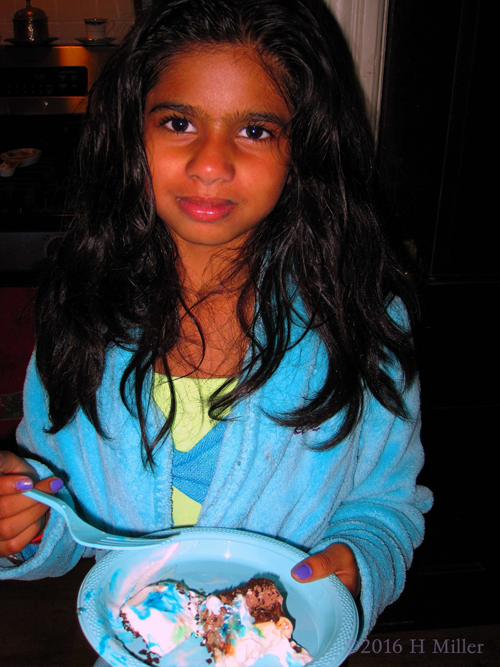 Eating Yummy Birthday Cak Eating Yummy Birthday Cak