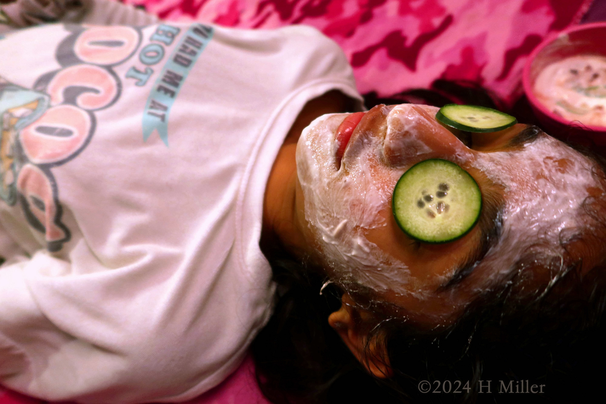 Kids Spa Birthday Party For Malli! 