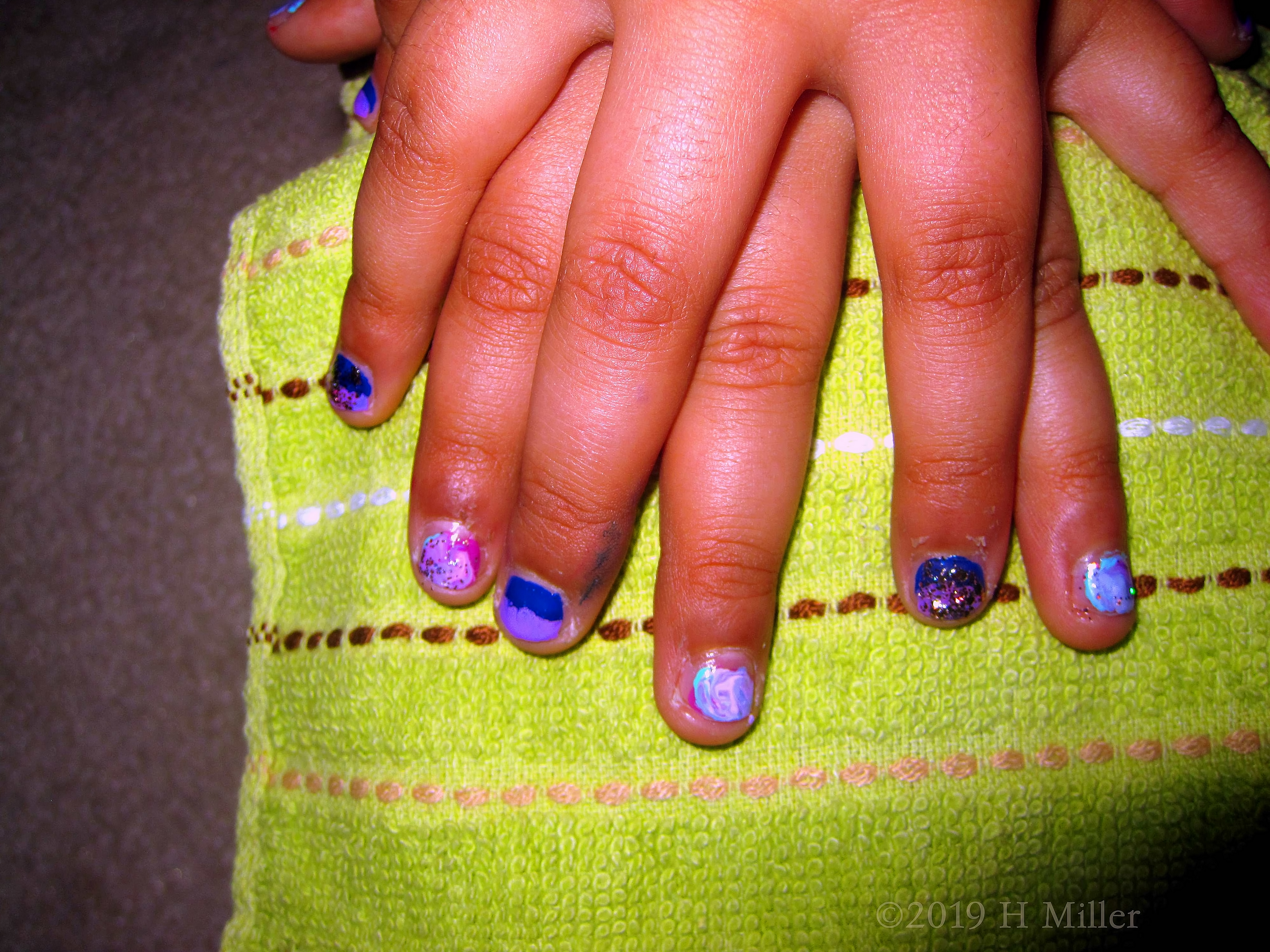 Adorable Blue, Violet Ombre Nail Design With Glittery Pink For This Mini Mani!