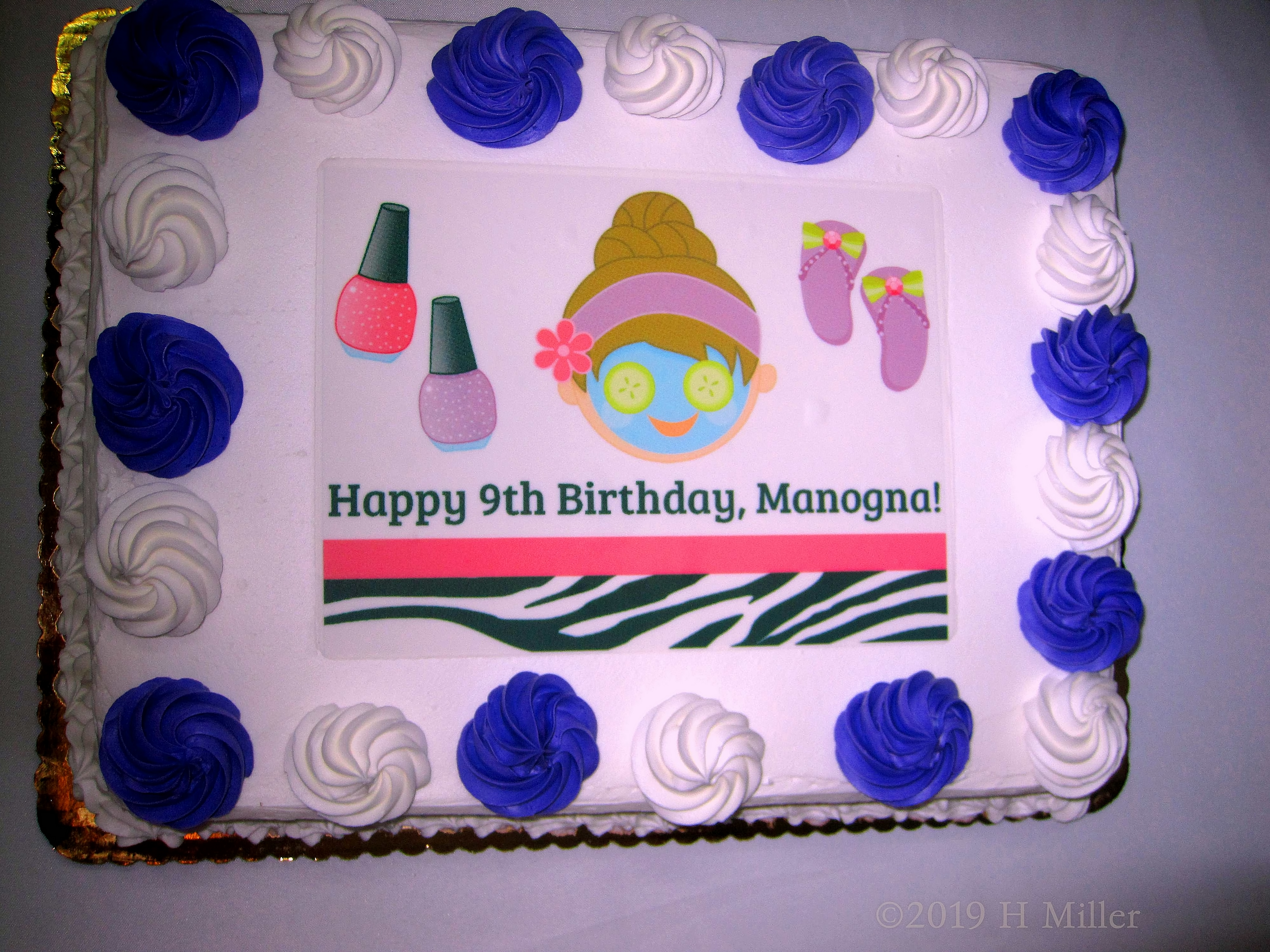 Wow! The White Birthday Cake Looks Yummy. Wow! The White Birthday Cake Looks Yummy.