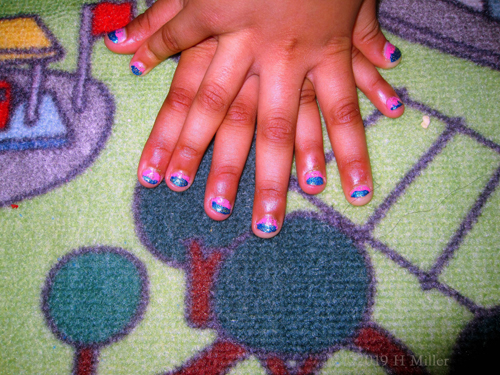 Lovely Ombre Kids Nail Art! Blue And Pink