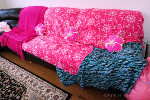 The Couch Is Decoeated And Ready For The Spa Party The Couch Is Decoeated And Ready For The Spa Party