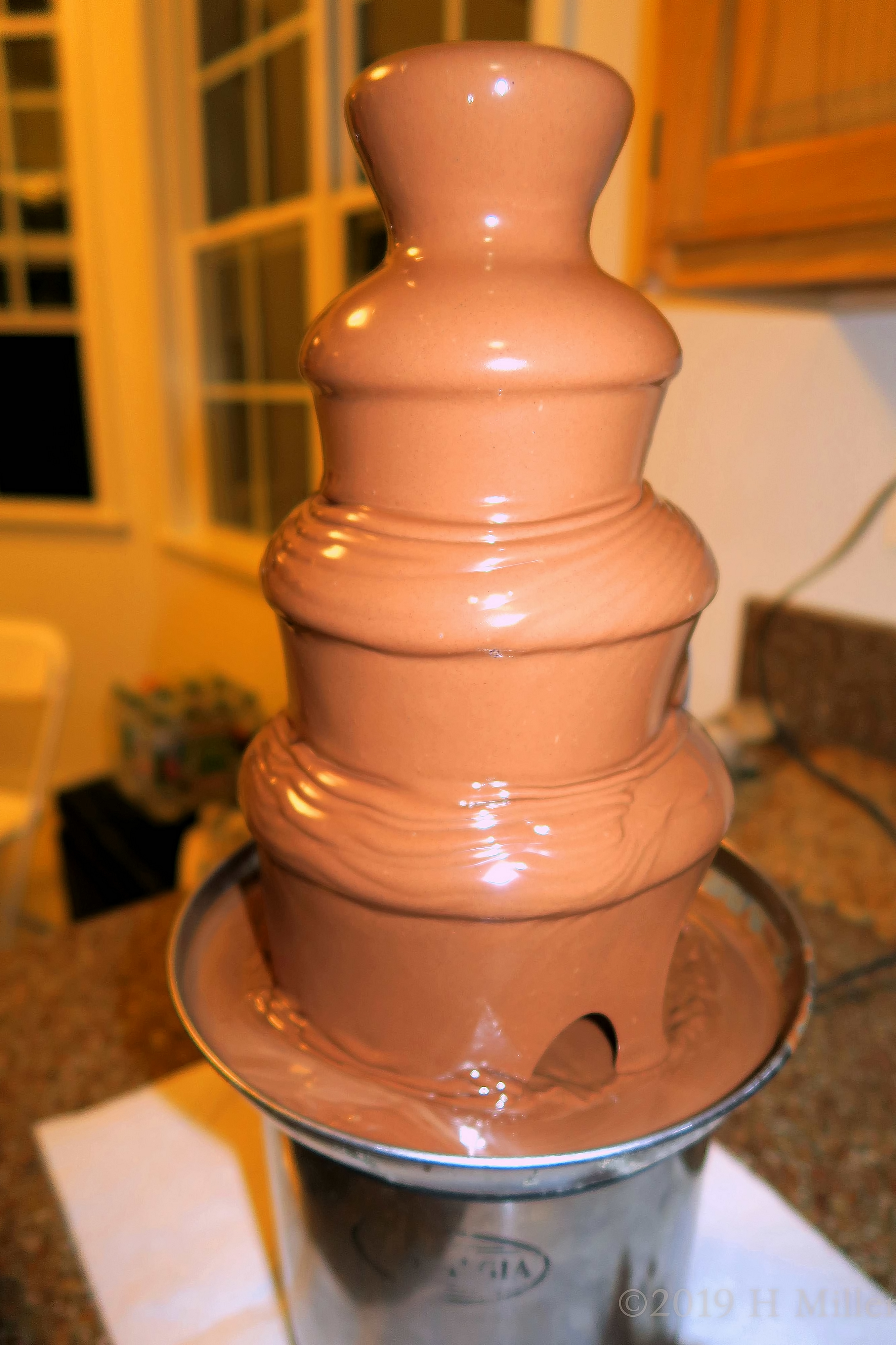 Chocolate Fondue Fountain Looks Delicious! 