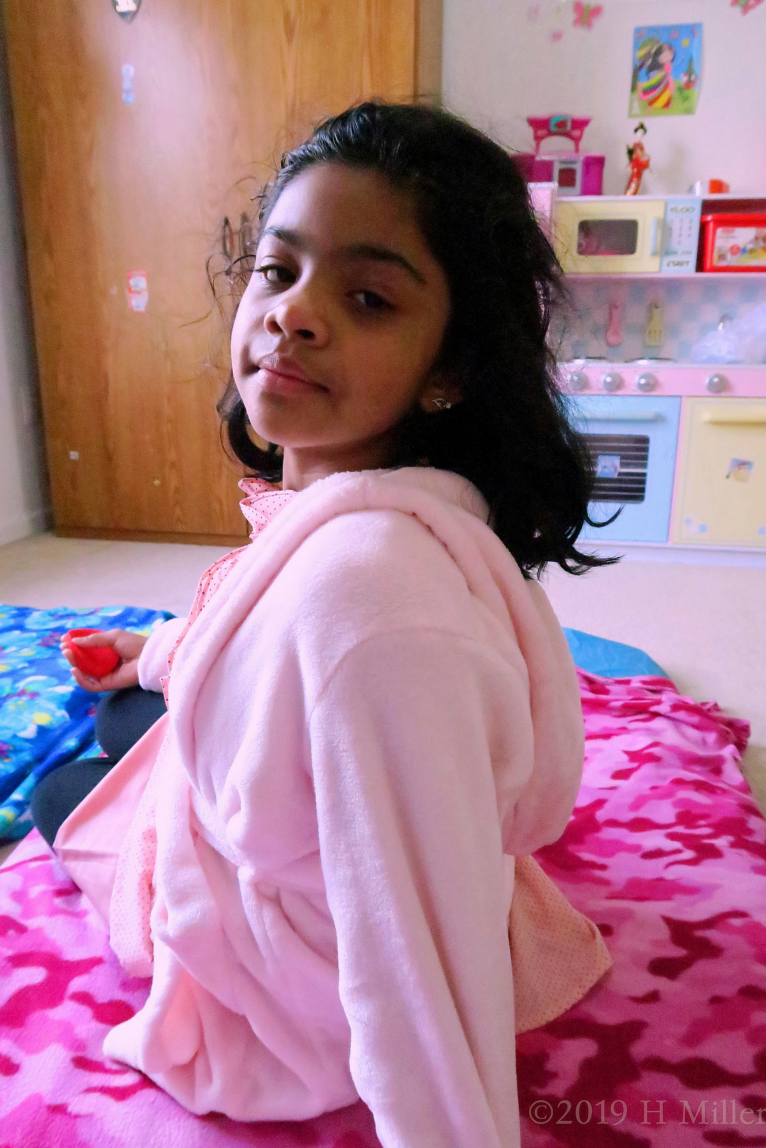 Party Guest In A Pretty Pink Spa Robe After Facials For Girls! Party Guest In A Pretty Pink Spa Robe After Facials For Girls!