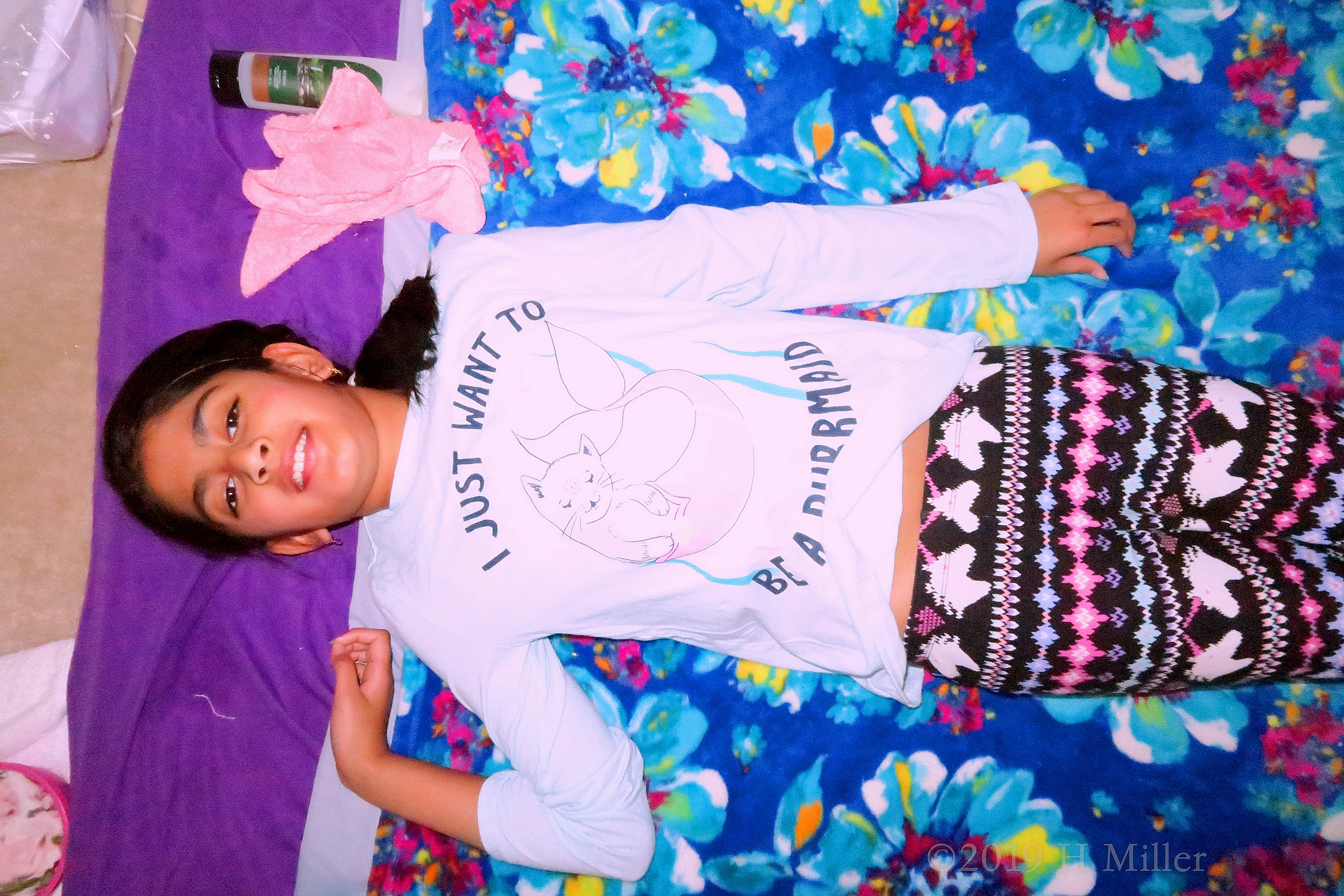 She Is All Set To Have Her Facial For Girls Done! She Is All Set To Have Her Facial For Girls Done!