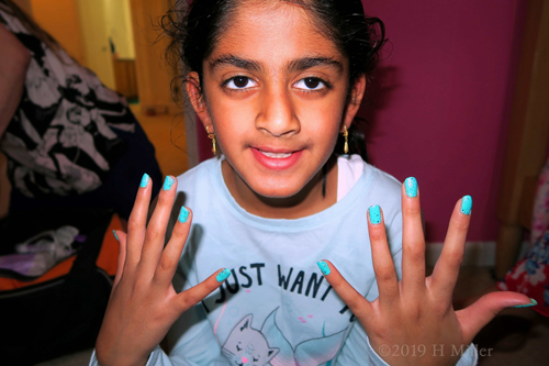 Cute Turquise Blue Kids Manicure