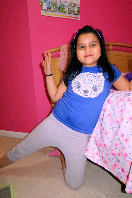 Nice Pose With A Victory Sign Nice Pose With A Victory Sign