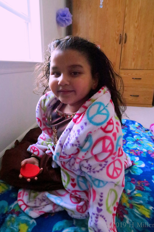 She Looks Happy In A White Spa Robe After Girls Facials She Looks Happy In A White Spa Robe After Girls Facials