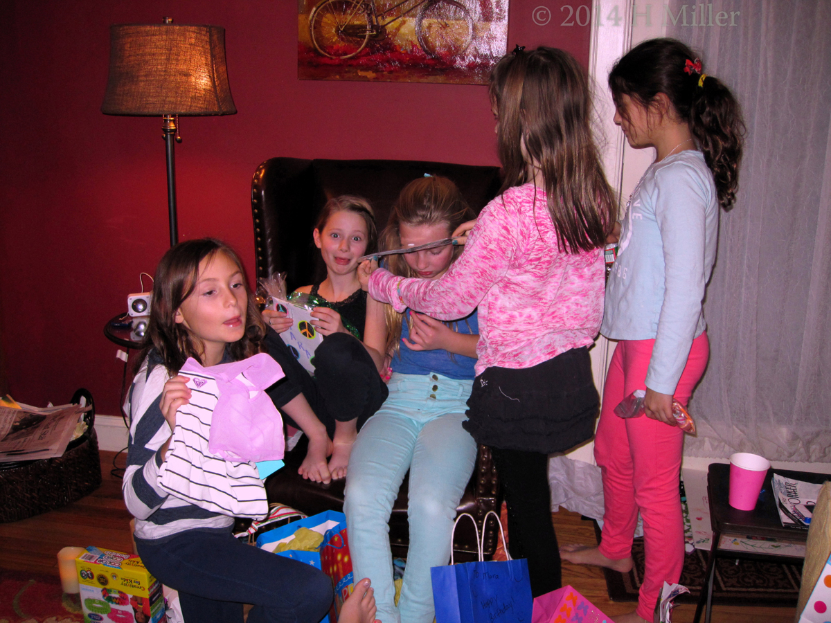 Mara Receiving Her Gifts From Guests Mara Receiving Her Gifts From Guests