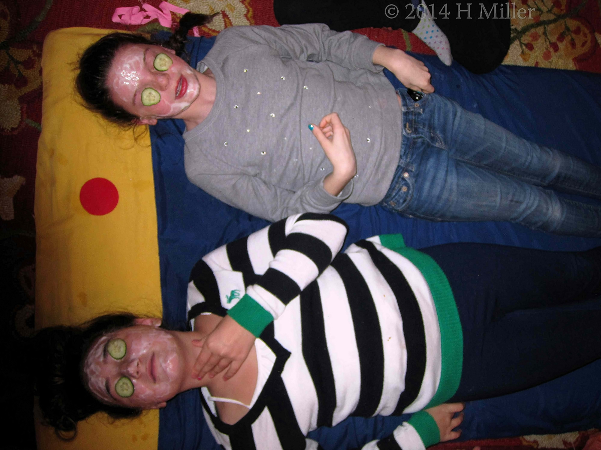 Relaxing Facials During The Birthday Spa Party Relaxing Facials During The Birthday Spa Party