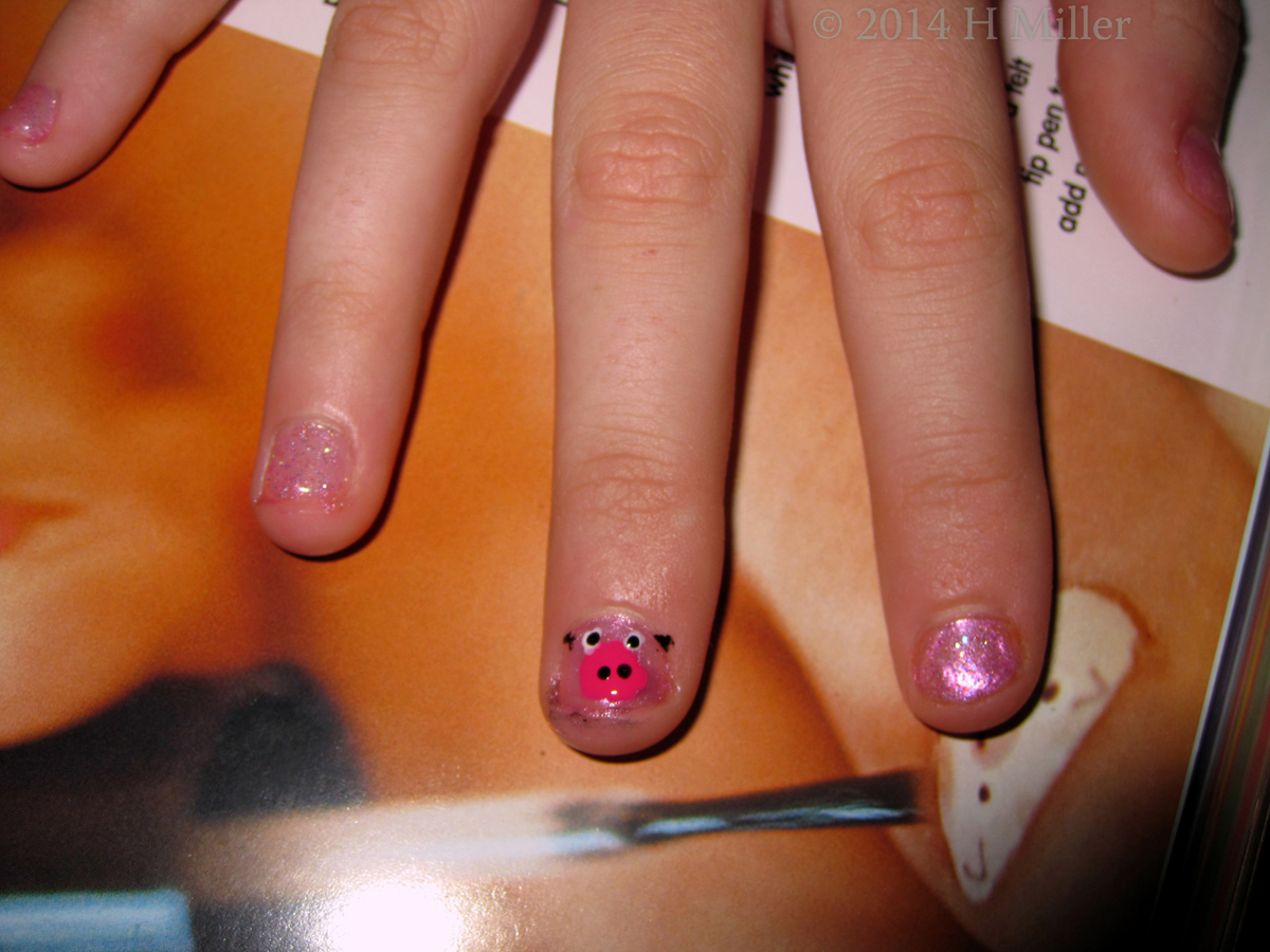 Nail Art Cute Little Piggie 