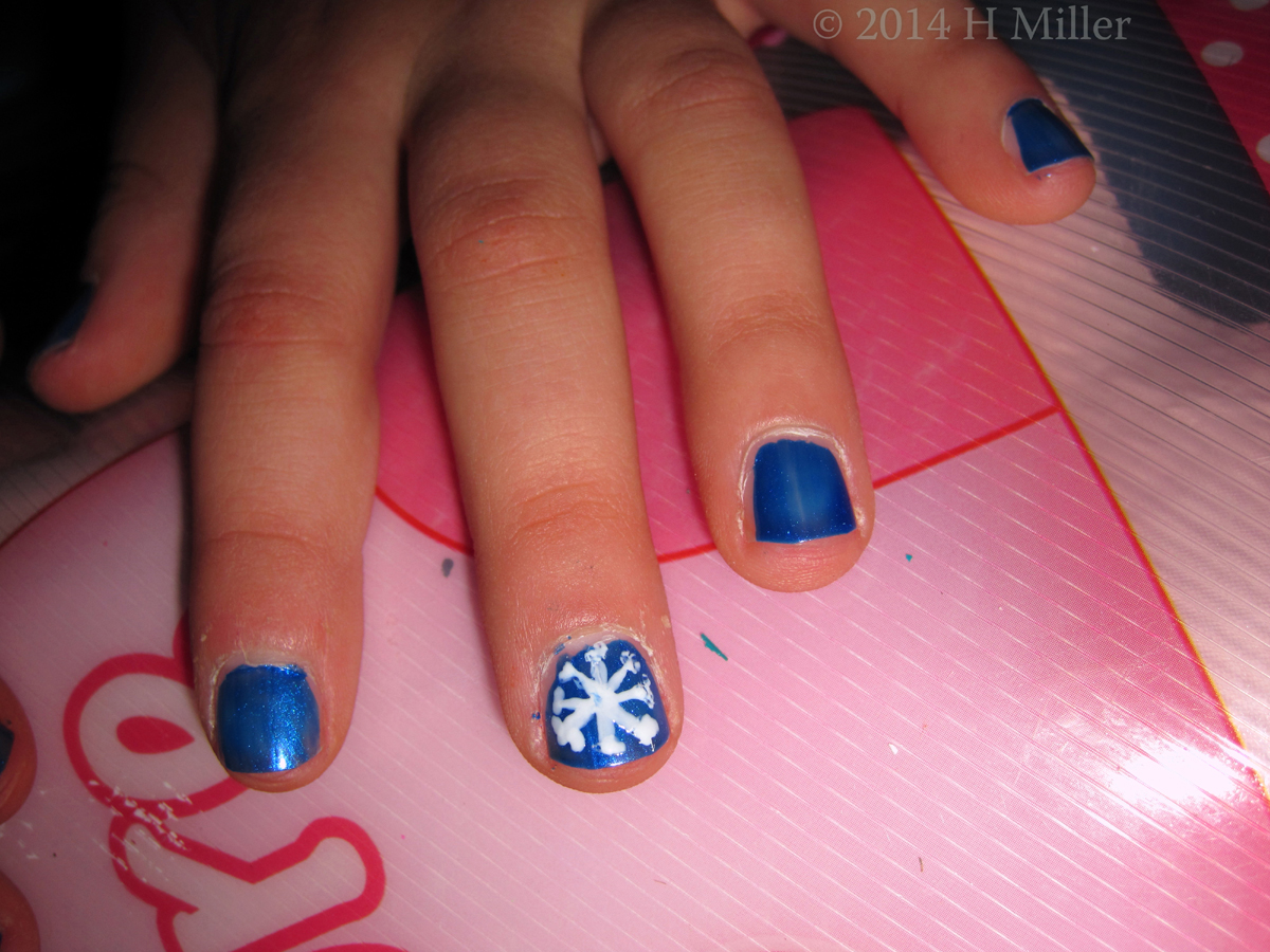 Snowflake Nail Art! Snowflake Nail Art!