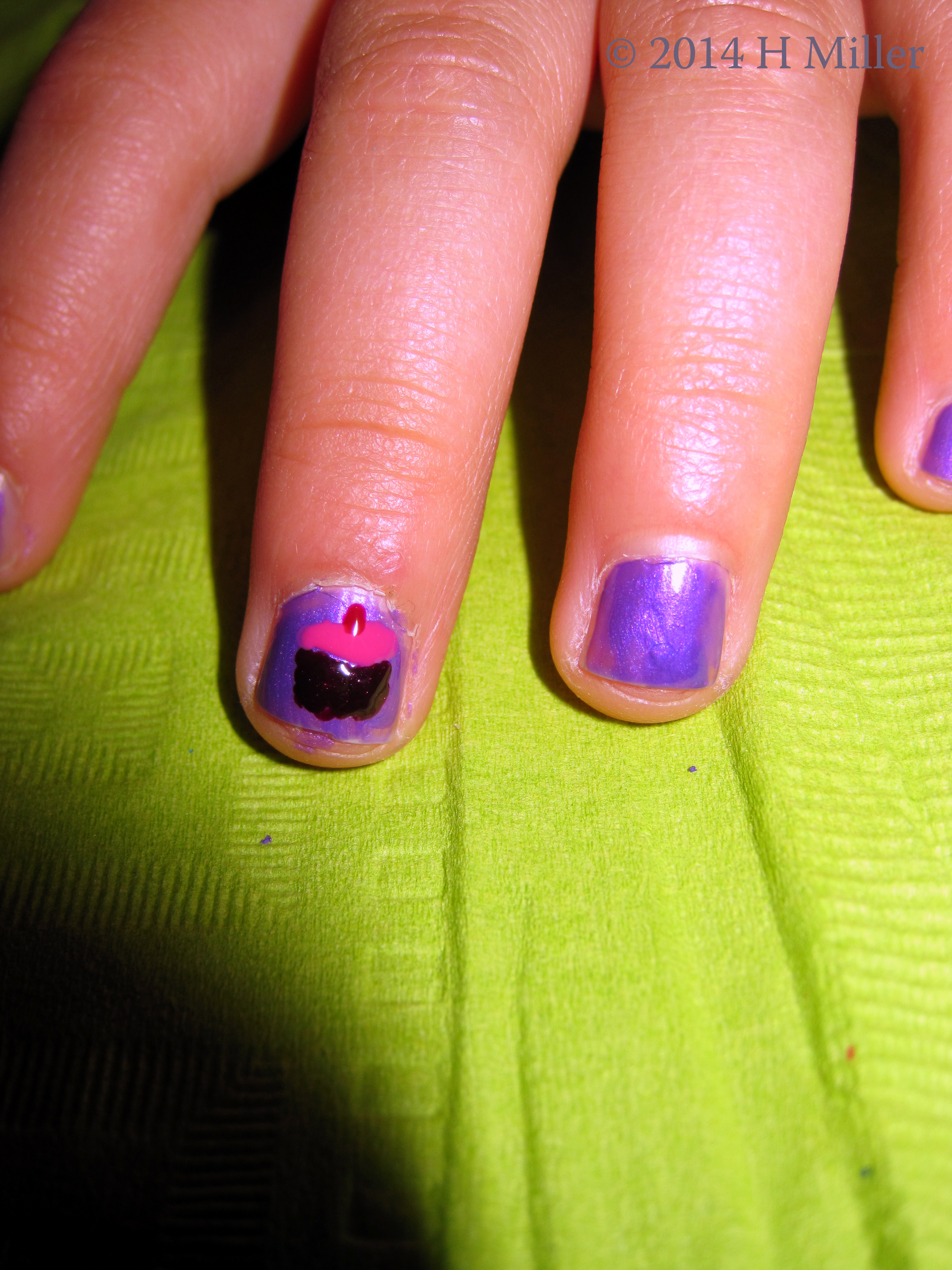 Kids Nail Art Purple With Cupcake! Kids Nail Art Purple With Cupcake!