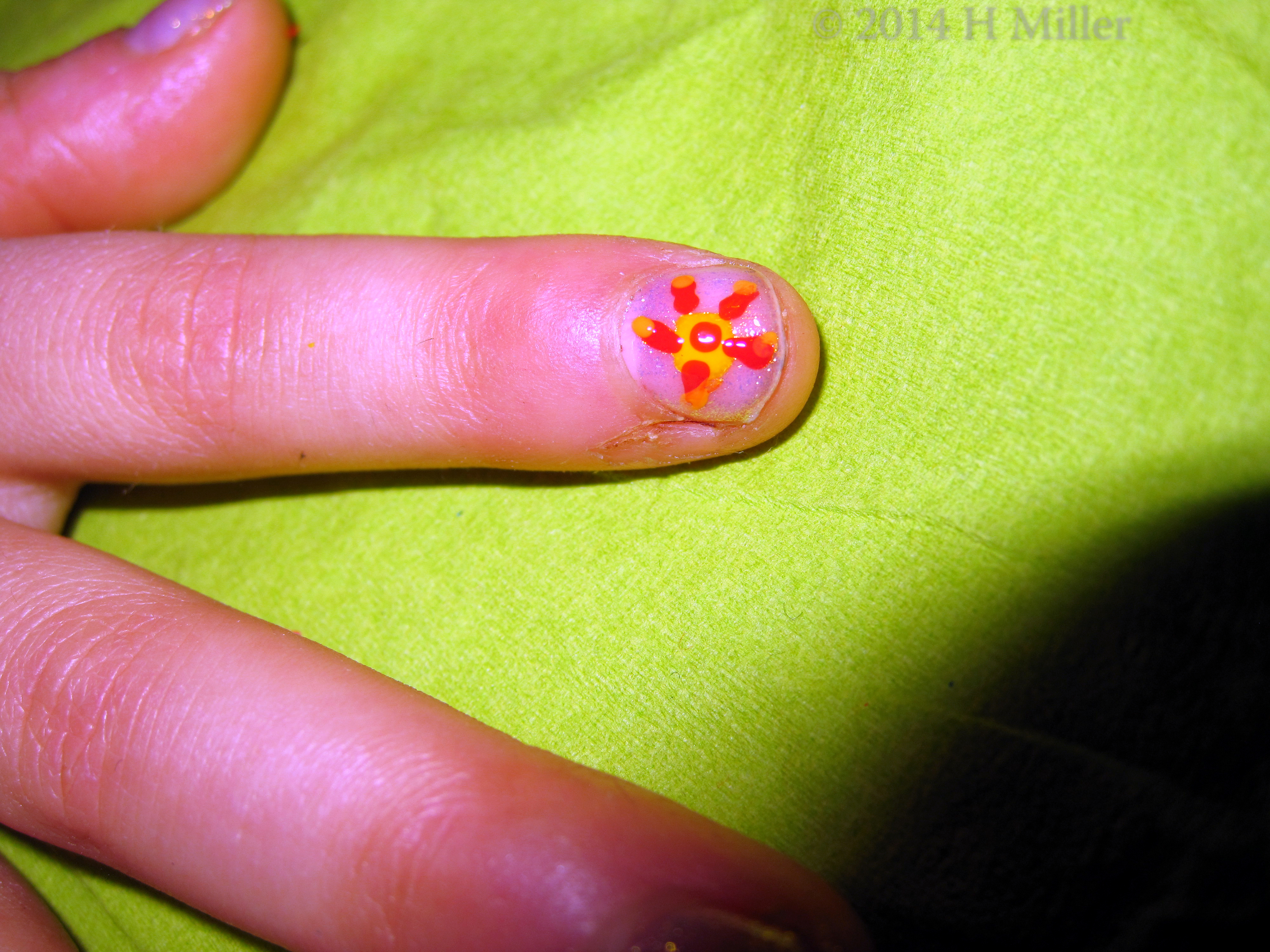 Ray Flower On Glittery Pale Lavender Background Polish Kids Nail Art Ray Flower On Glittery Pale Lavender Background Polish Kids Nail Art