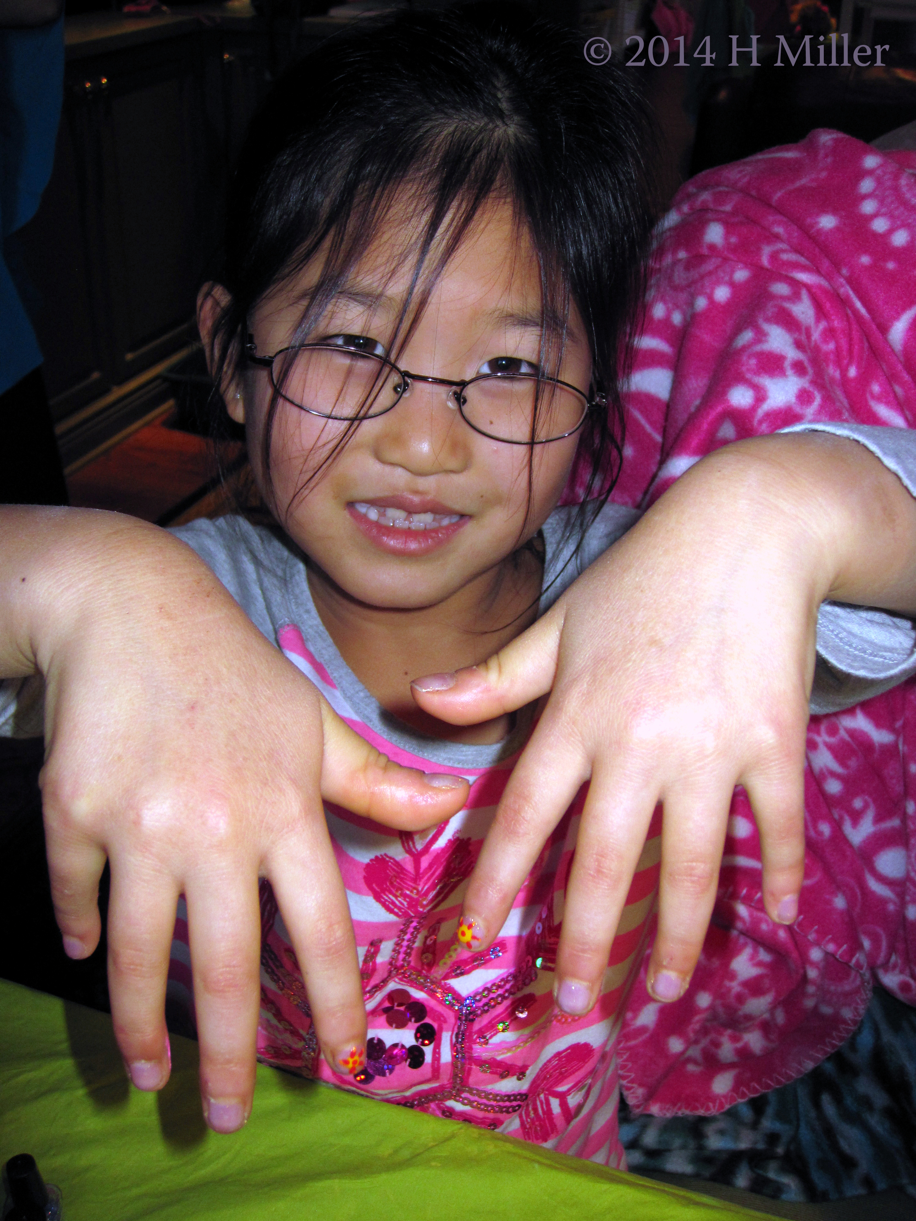 Ray Flowers On Pale Pink Polish Nail Art Ray Flowers On Pale Pink Polish Nail Art