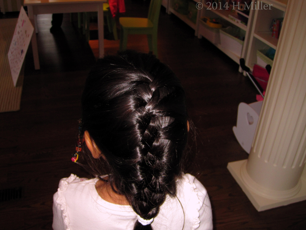 Girls Spa Birthday Party Hair Styling Fishtail Braid Girls Spa Birthday Party Hair Styling Fishtail Braid