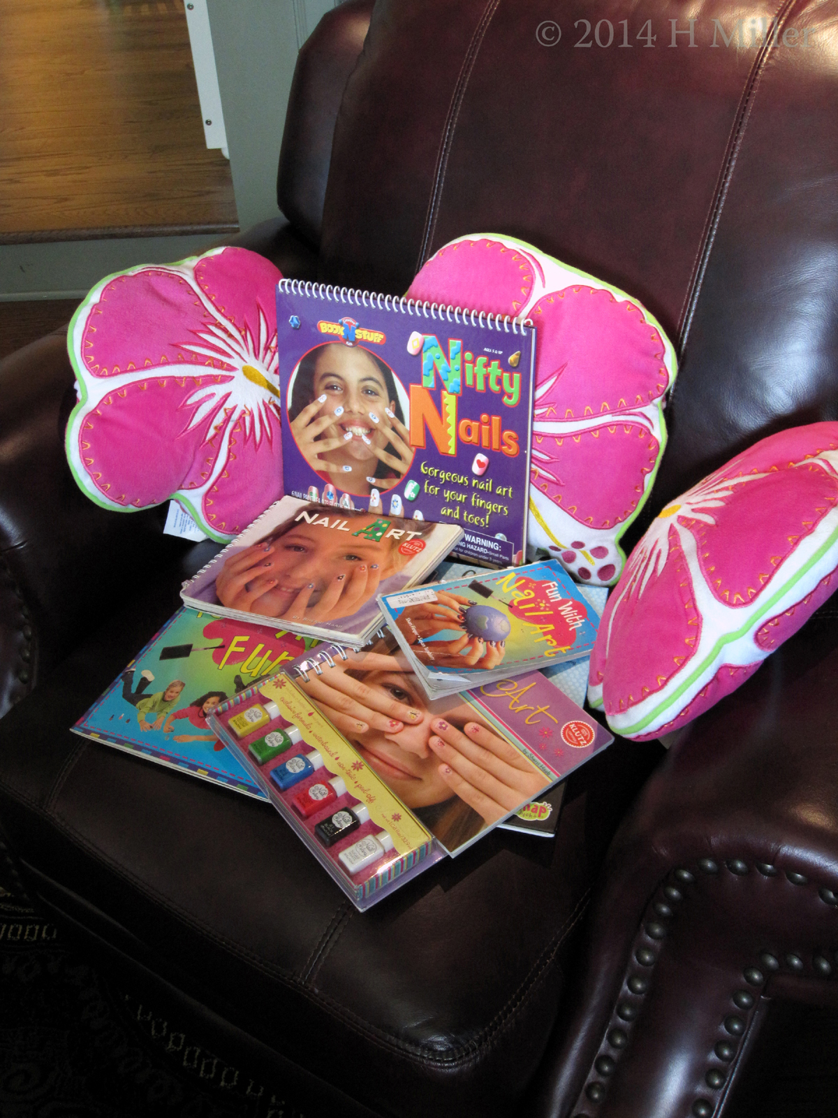 Kids Nail Art Books For Spa Party Guests. Kids Nail Art Books For Spa Party Guests.