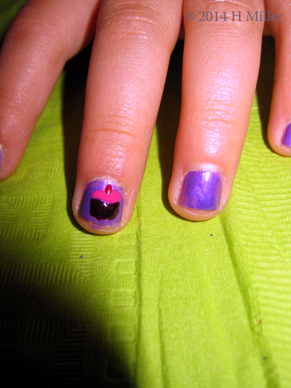 Kids Nail Art Purple With Cupcake! Kids Nail Art Purple With Cupcake!