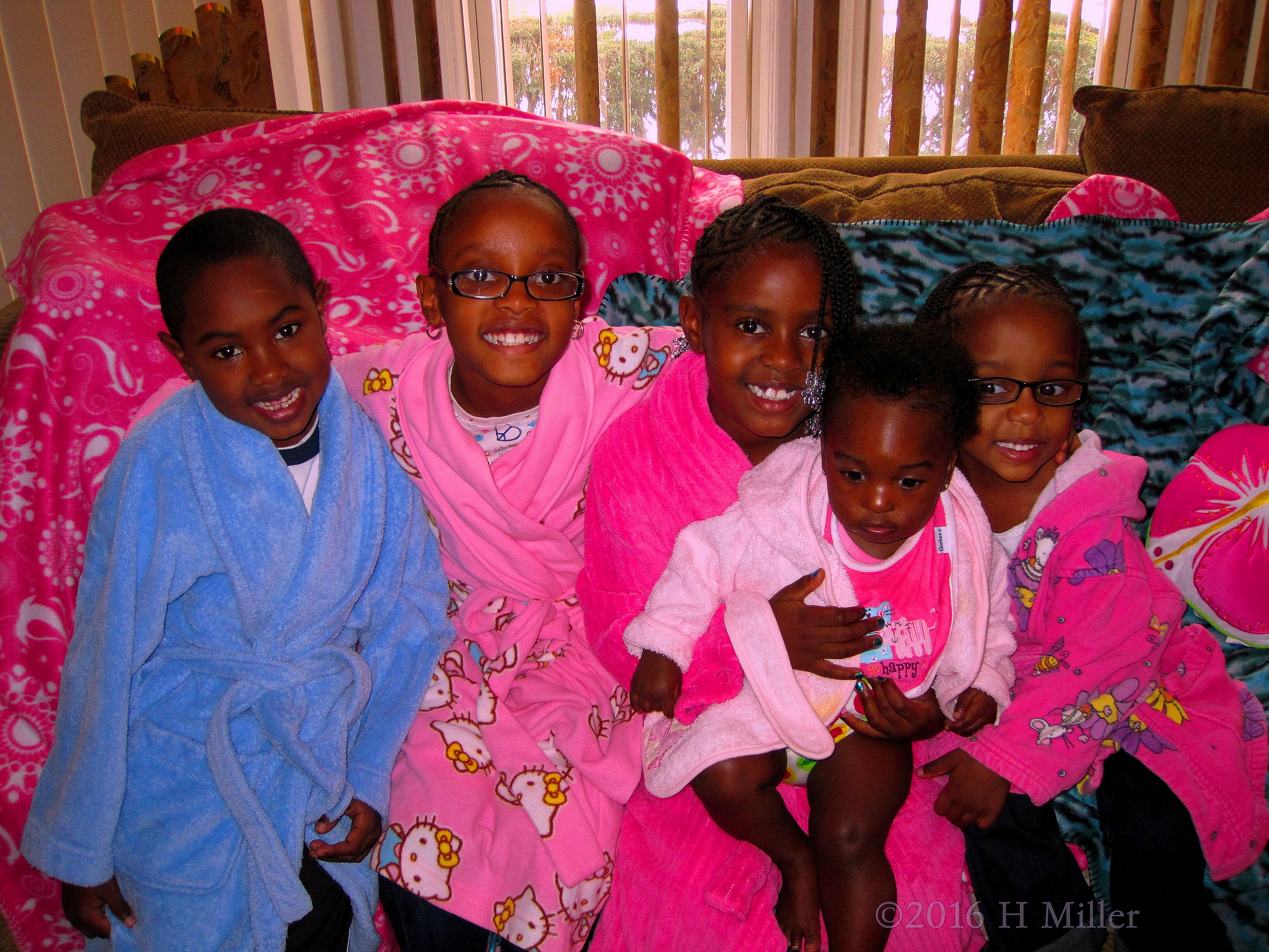 Everyone's Smiling Before The Spa Party! Everyone's Smiling Before The Spa Party!