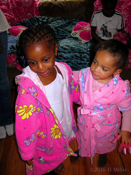 Hanging Out During The Kids Spa Party Hanging Out During The Kids Spa Party